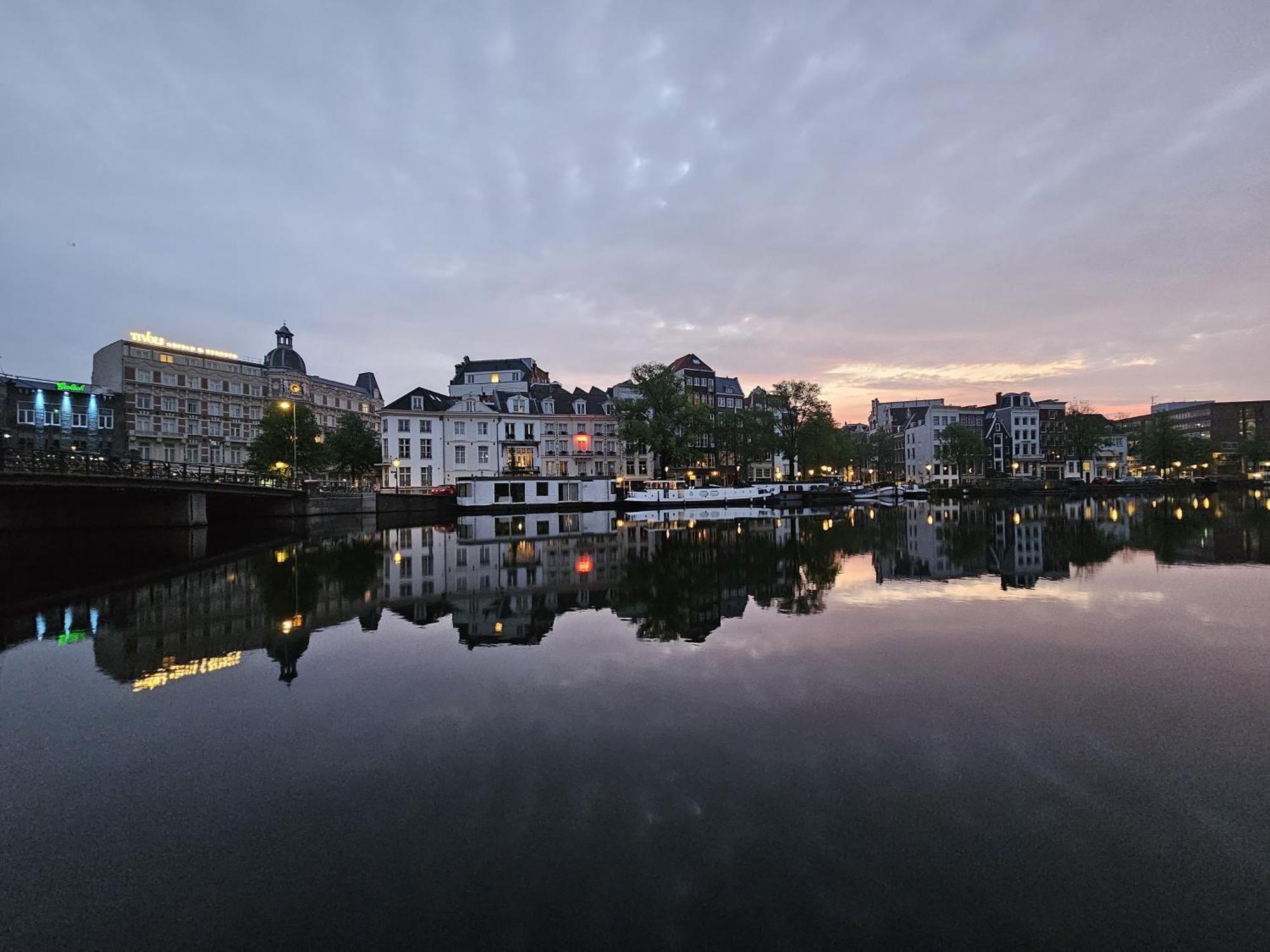 Rembrandt Square Boat Hotel Amsterdam Exterior photo